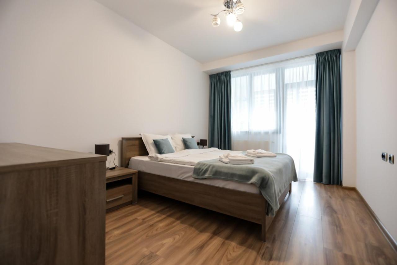 Apartment Deluxe Near Coresi Mall With Panoramic View