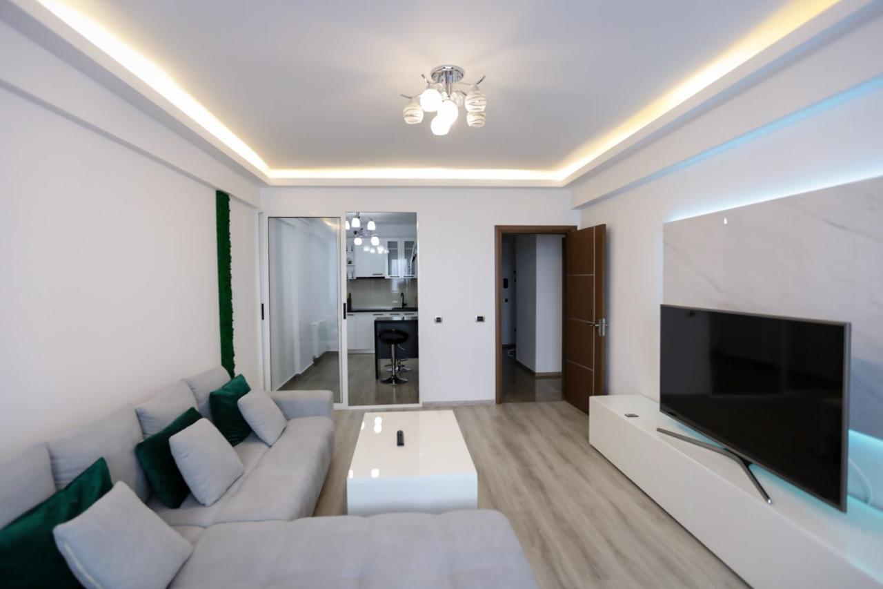 Deluxe Near Coresi Mall With Panoramic View