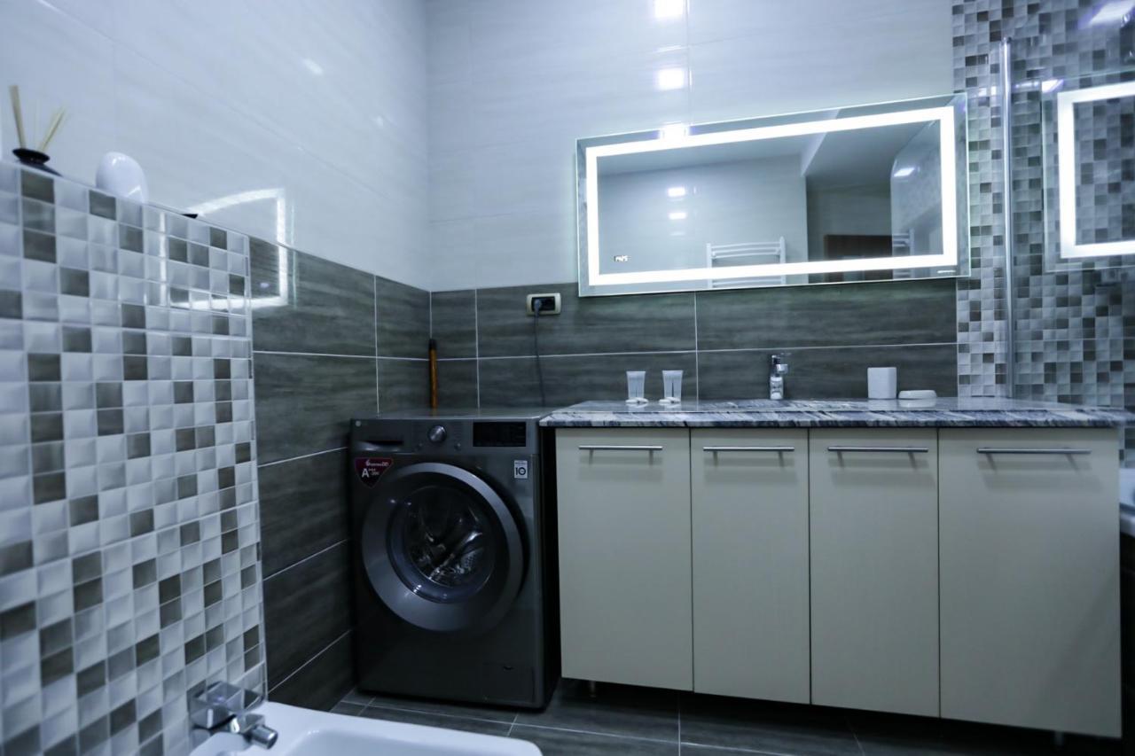 Deluxe Near Coresi Mall With Panoramic View Apartment *